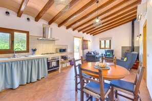 Réfrigérateur, micro-ondes, four, lave-vaisselle