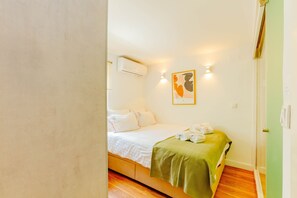 1 chambre, bureau, fer et planche à repasser, Wi-Fi gratuit