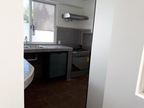 Fridge, oven, stovetop
