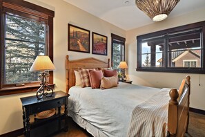 3 soverom, strykejern/-brett, wi-fi (inkludert) og sengetøy