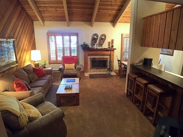 TV, fireplace, DVD player, offices