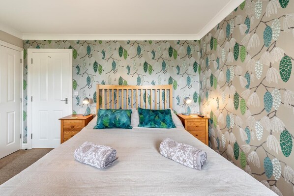 3 bedrooms, iron/ironing board, travel crib, free WiFi