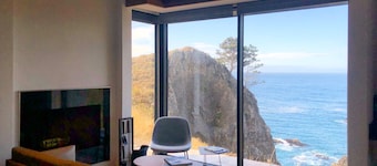 Incredibly Beautiful, Private, Unique Home Perched On The Bluff At Ocean's Edge!