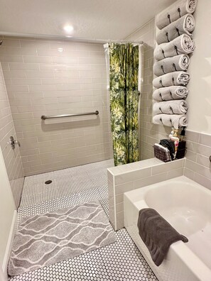 Hair dryer, bathrobes, towels, soap - Oceanfront Ground Floor Family Paradise~Same Day Booking (Cape Canaveral)