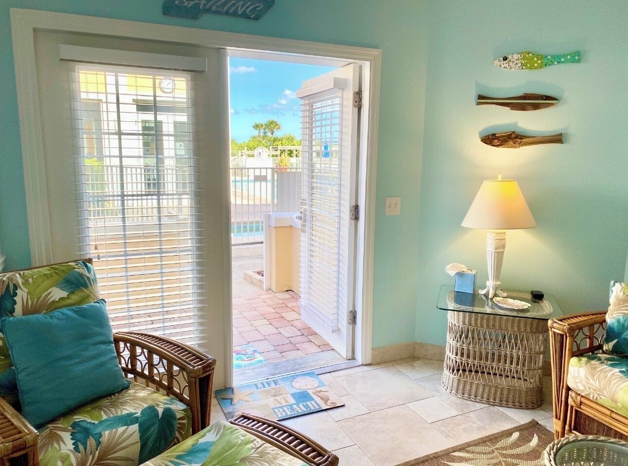 Smart-tv, legetøj, bøger