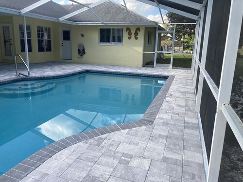 Beautiful Home With Heated Pool In A Nice Neighborhood