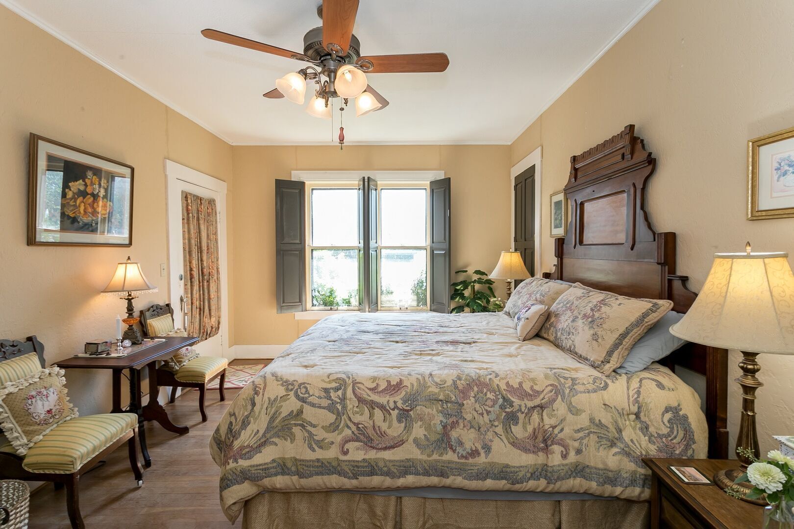 3 chambres, coffre-fort, accès au Wi-Fi (inclus), literie fournie