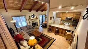 TV, fireplace, DVD player, table tennis - 104  Premium (Mammoth Lakes)