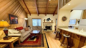 TV, fireplace, DVD player, table tennis - 104  Premium (Mammoth Lakes)