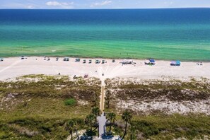 Beach nearby - Unit 17, Spacious 2 bedroom Beach Condo with Loft (Panama City Beach)