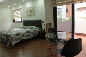 3 chambres, fer et planche à repasser, accès Internet, draps fournis