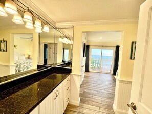 3 bedrooms, iron/ironing board, free WiFi, bed sheets - Sunrise to Sunset | 2BR with Beachfront Views (Destin)