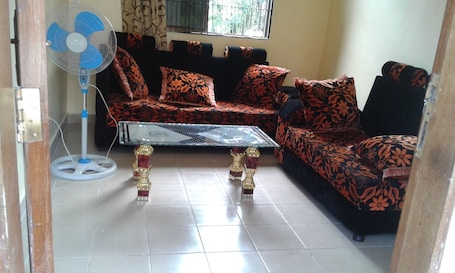 TV. JJ&JE FAMILY HOUSE