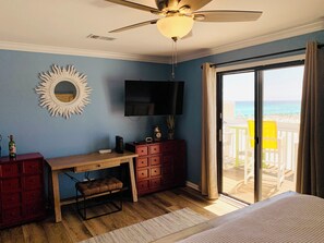 3 slaapkamers, een strijkplank/strijkijzer, gratis wifi, beddengoed