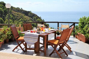 Outdoor dining - Villa Arborea in Sperlonga (Provincia di Latina)
