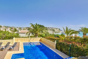 Pool - Villa Ocaso - PlusHolidays (Calpe)