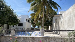 Property grounds - Entire House on the Seashore in Chicxulub Puerto, Yuc, Riviera Yucateca Mex (Chicxulub)