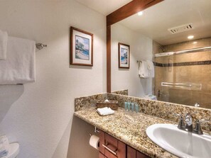 Hair dryer - Chic Upgrades+Great View! Modern Kitchen, WiFi, Washer/Dryer–Kamaole Sands 5302 (KIHEI)