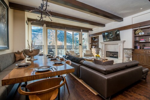 Moderni ylellinen kaupunkiasunto Ketchumin keskustassa vuoristonäk��alalla