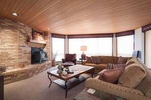 TV, peis og DVD-spiller