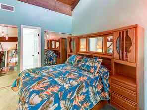 2 bedrooms, desk, iron/ironing board, travel crib - Ocean Theme+View! Island Decor, Kitchen+Bath Updates, WiFi–Kamaole Sands 9409 (KIHEI)