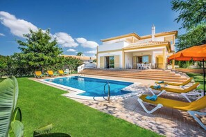 Pool - Villa Altair - Four Bedroom Villa, Sleeps 8 (Casa Altair Joinal)
