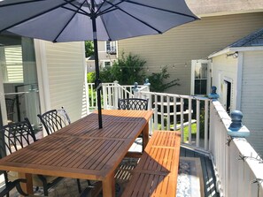 Outdoor dining - Close to the beach and town! | 4 Bedroom, 2.5 Bath, Close to the beach and town! |4 bed, 2.5 bath (South Haven)