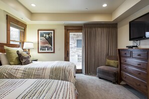 5 bedrooms, iron/ironing board, free WiFi, bed sheets