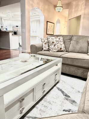 Smart TV, fireplace, stereo