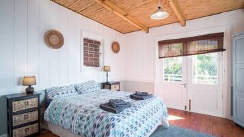 2 slaapkamers, een strijkplank/strijkijzer, wifi, beddengoed