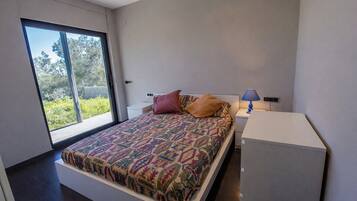 4 slaapkamers, een strijkplank/strijkijzer, gratis wifi