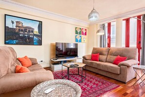 Smart TV, DVD player, books