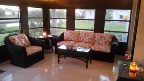 TV, DVD player, books, video library - Waterfront Sailboat Access Canal! Pets Welcome! Nice Sunroom! Great Location! (Port Charlotte)