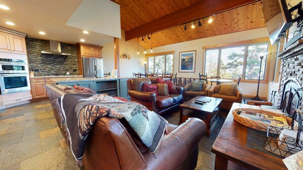 Smart TV, fireplace, DVD player