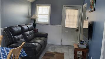 TV, Hulu, streaming services