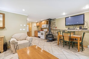 Open Living and Dining Area - Thoughtfully designed for comfort and convenience, this space brings everyone together after a day exploring Killington.