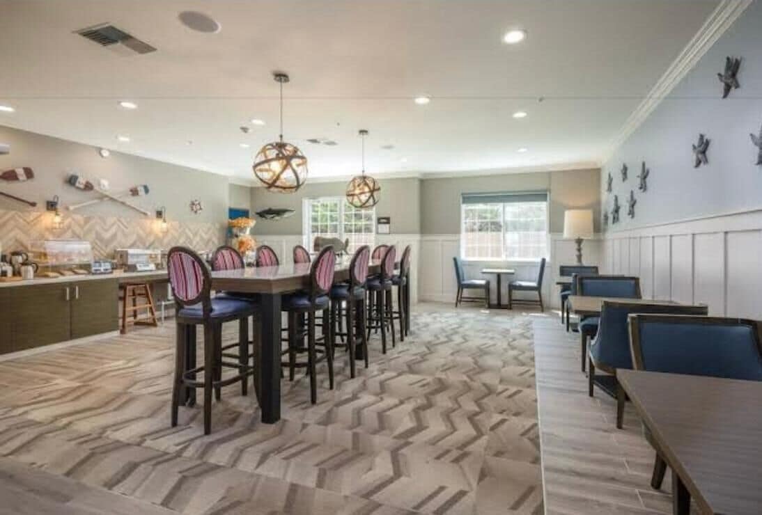 free daily continental breakfast