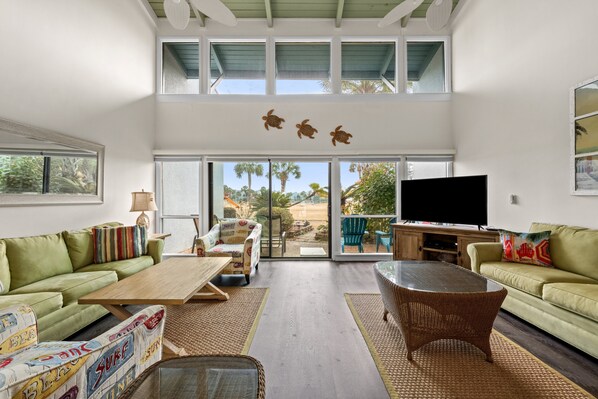 TV, ping pong - Unit 27, The Sail Away, 2 Bedroom Beach Condo (Panama City Beach)