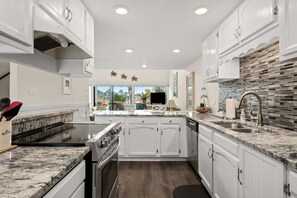 Fridge, microwave, oven, stovetop - Unit 27, The Sail Away, 2 Bedroom Beach Condo (Panama City Beach)