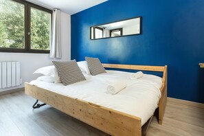 1 habitación, tabla de planchar con plancha, wifi y ropa de cama 