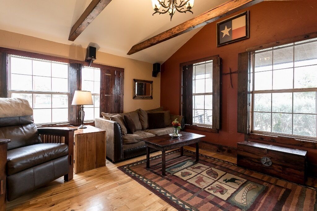 TV, DVD player, books, video library