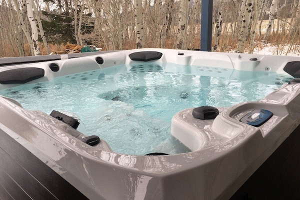 Bain à remous extérieur