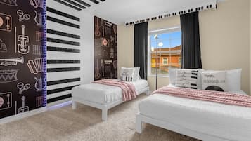4 bedrooms, iron/ironing board, WiFi, bed sheets