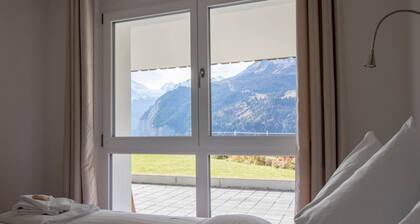 Chalet Canadian Corner