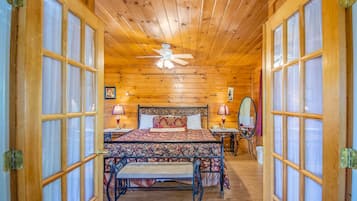 2 slaapkamers, bedden met traagschuimmatras, een laptopwerkplek