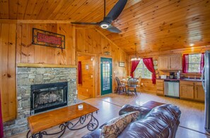 TV, fireplace, video games, video library - Ladybug Resort Romantic Cabin with Mountain Views (Sevierville)