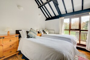 3 dormitorios, tabla de planchar con plancha, wifi gratis y ropa de cama