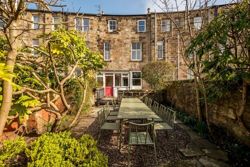 Spacious 7-Bedroom Georgian Townhouse in St Andrews, Walk to Old Course, West Sands & Town