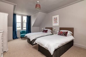 7 soverom, internettilgang og sengetøy