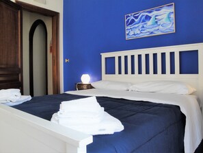 2 Schlafzimmer, Schreibtisch, Bügeleisen/Bügelbrett, kostenloses WLAN